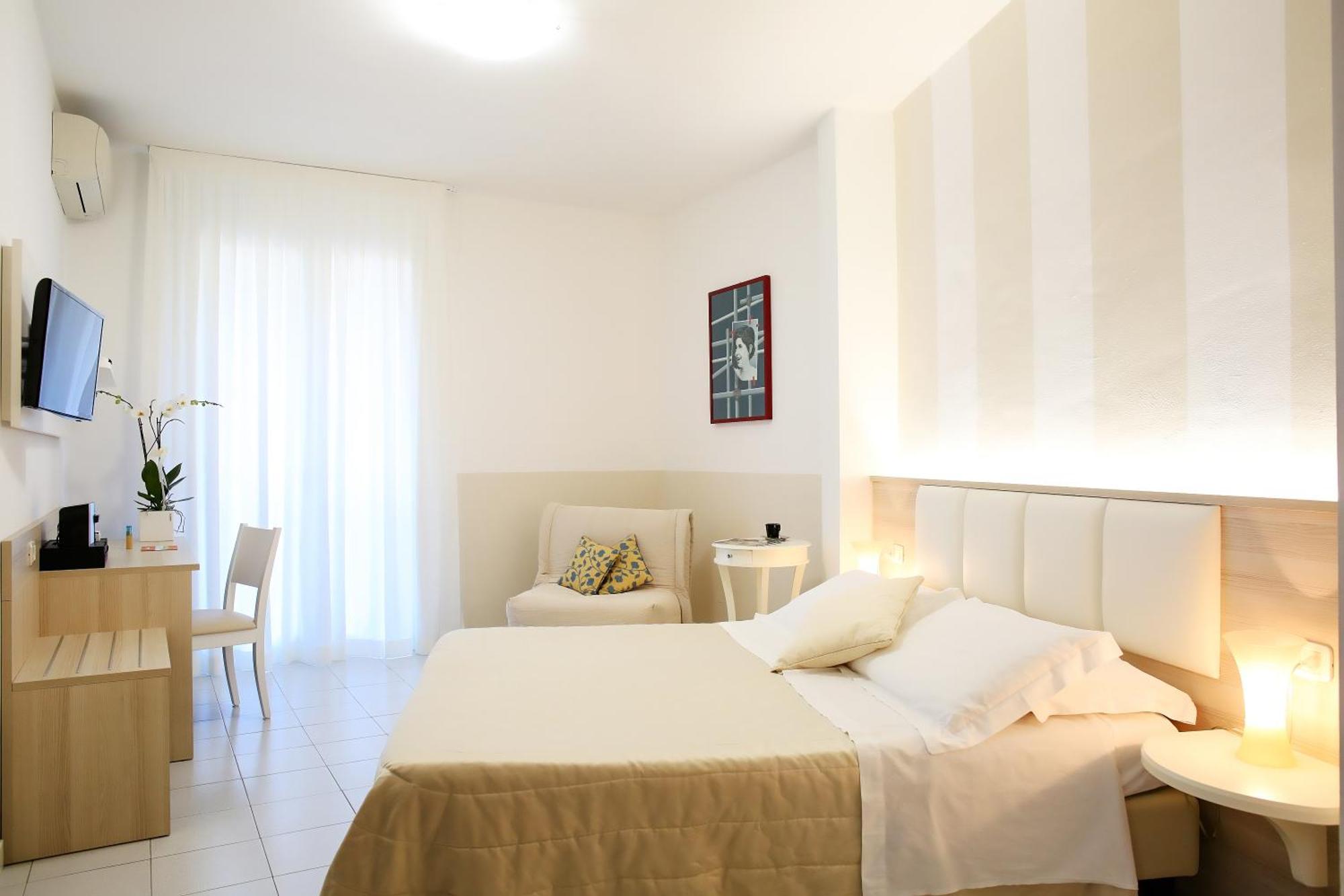 מרינה די גרוסטו Hotel Rosmarina מראה חיצוני תמונה